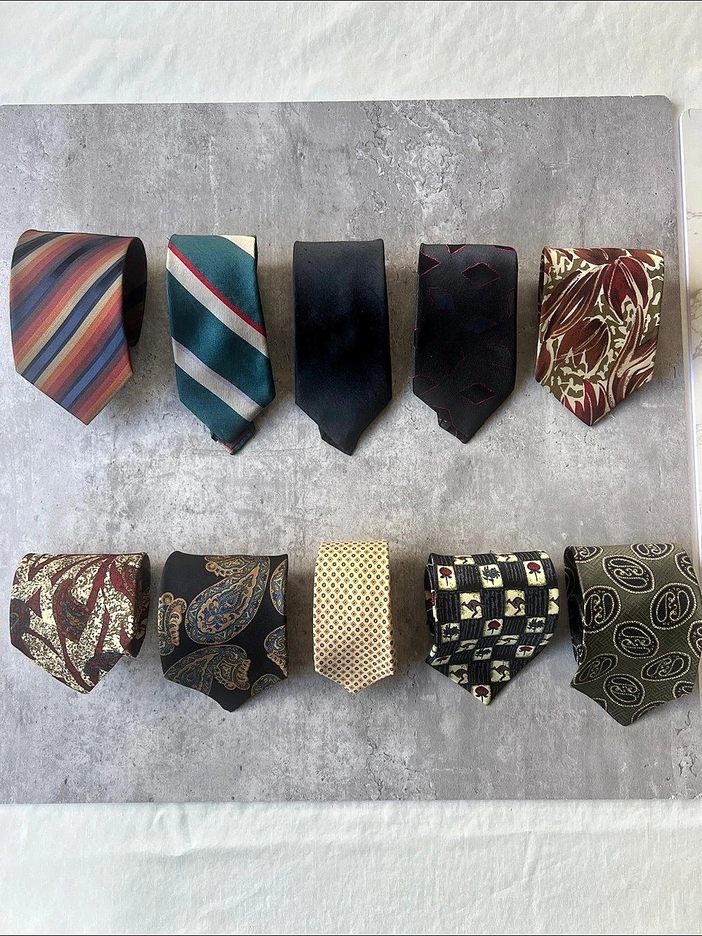 Men's 10-Piece Necktie Grab Bag - Multicolour in very good condition priced to s